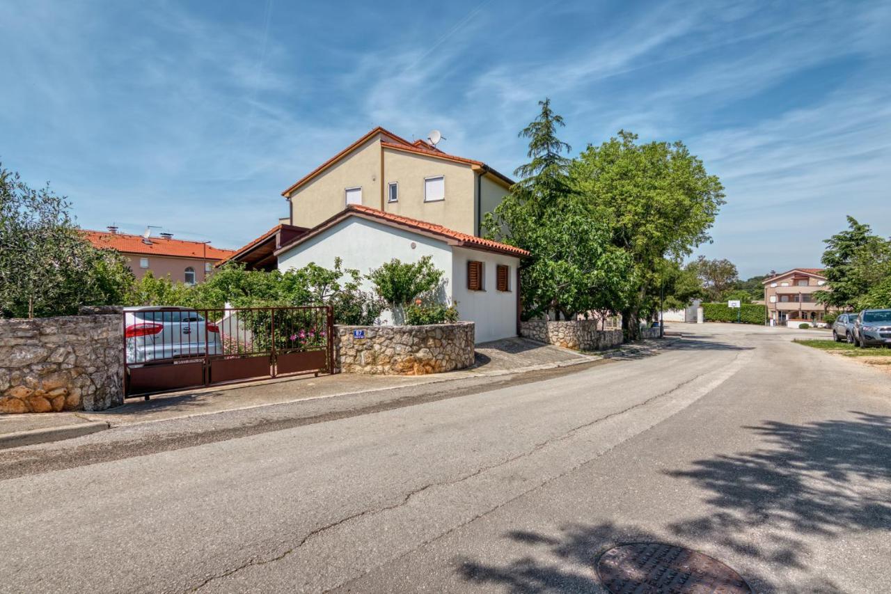Apartmets Slavica 1644 Banjole Exterior foto